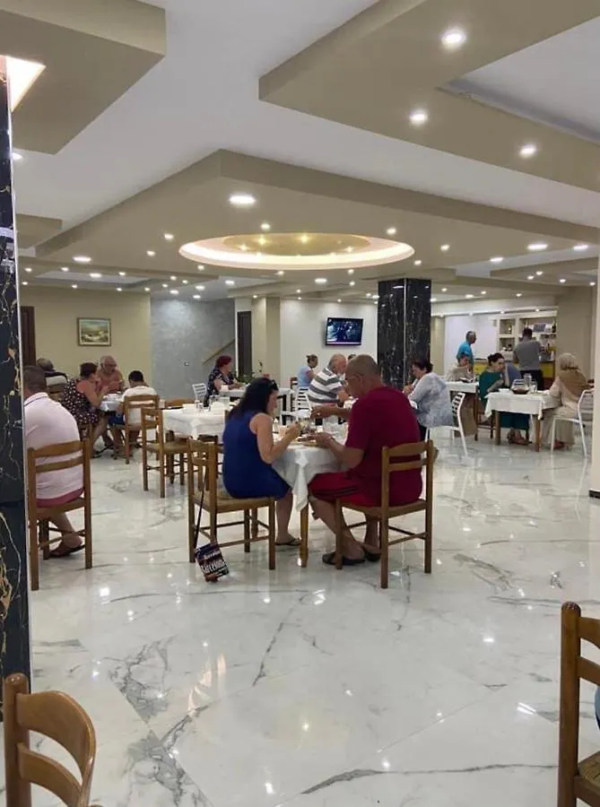 Bed & Breakfast Hotel Antik Golem