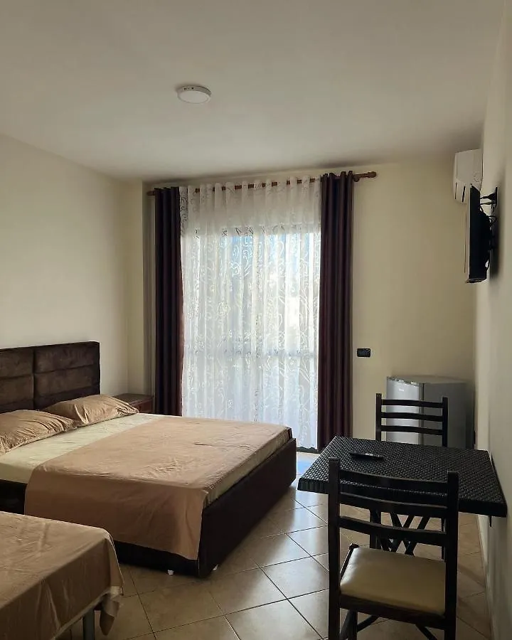 Bed & Breakfast Hotel Antik Golem