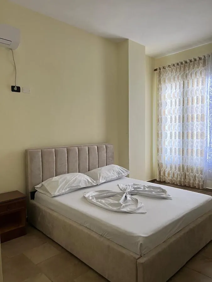 Bed & Breakfast Hotel Antik Golem  Albania