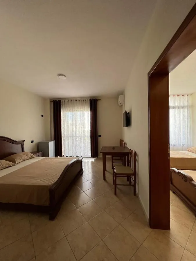 Hotel Antik Golem