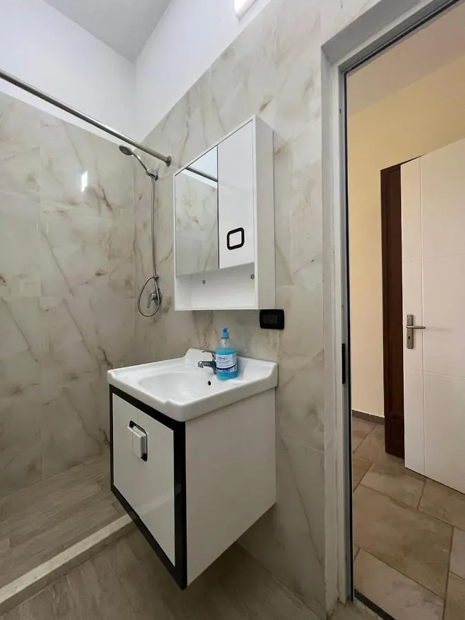 Hotel Antik Golem  Bed & Breakfast