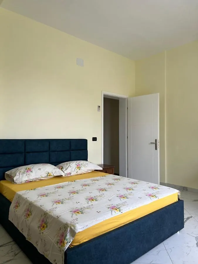 Hotel Antik Golem  Bed & Breakfast