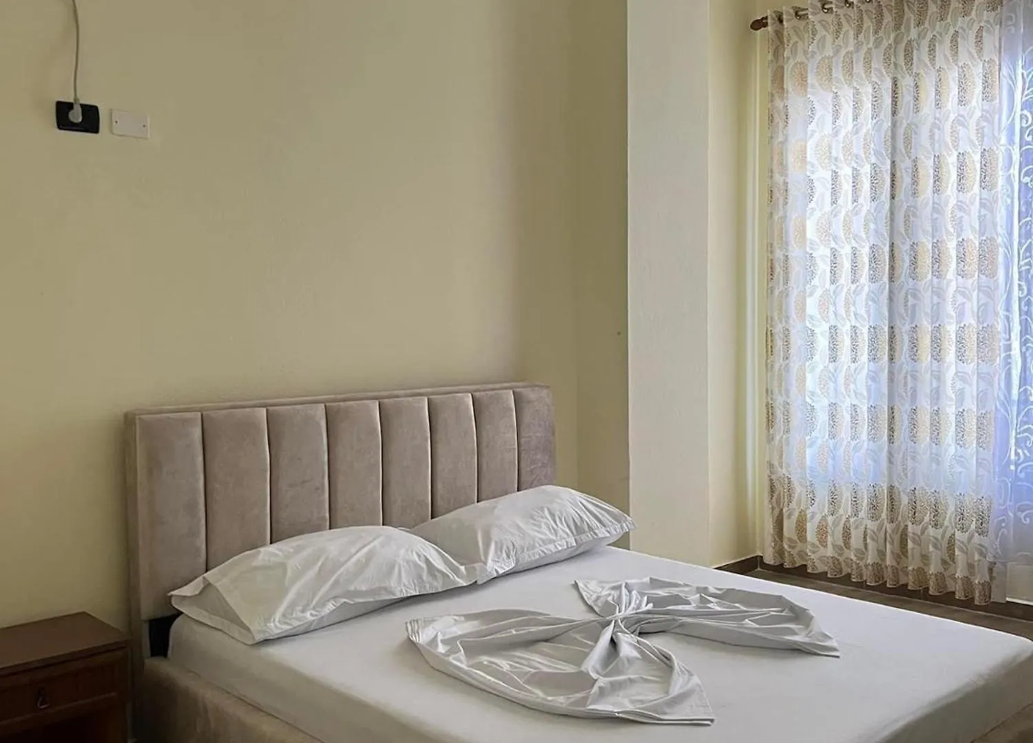 Hotel Antik Golem  Albania