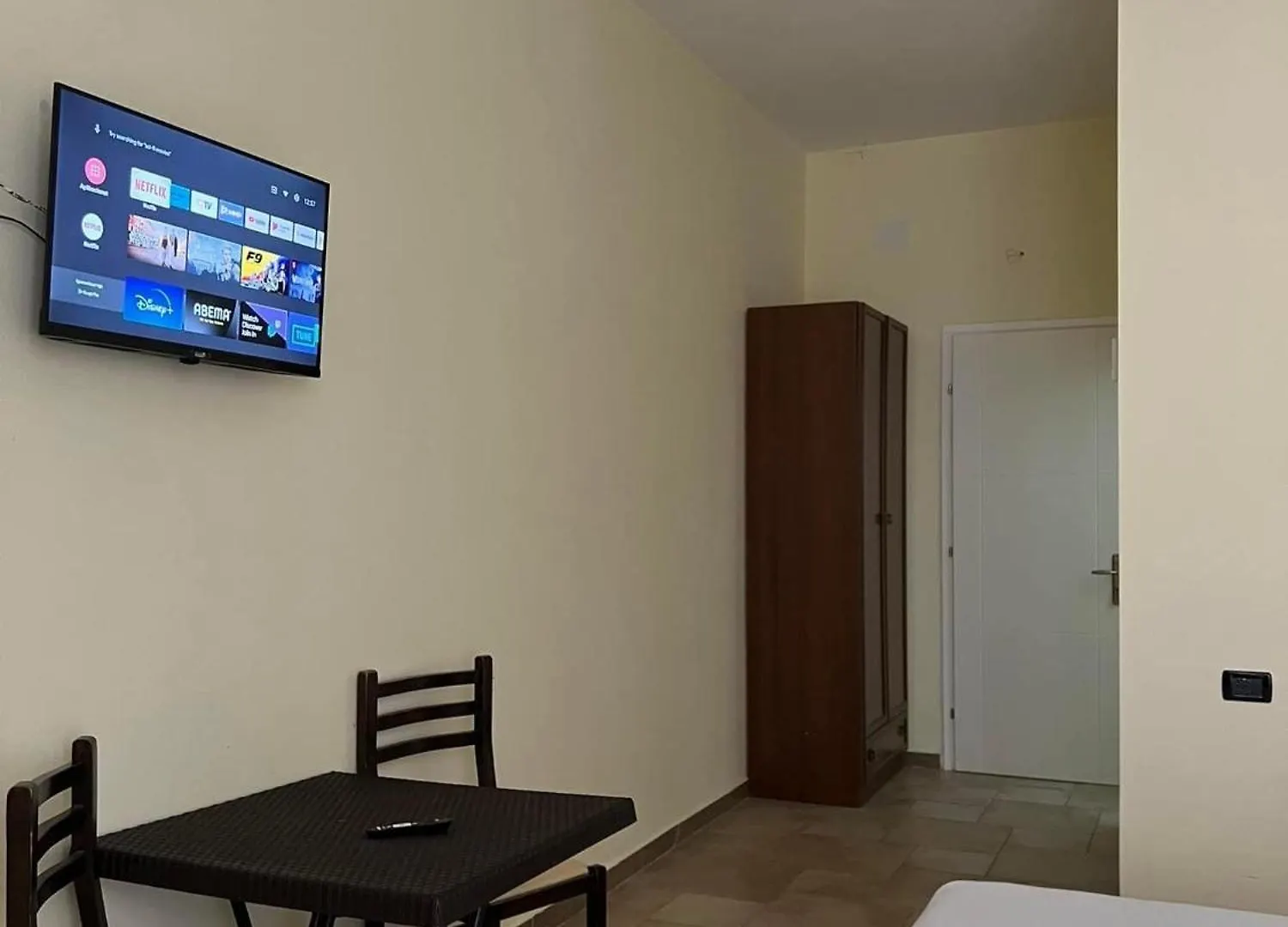 Bed & Breakfast Hotel Antik Golem  Albania