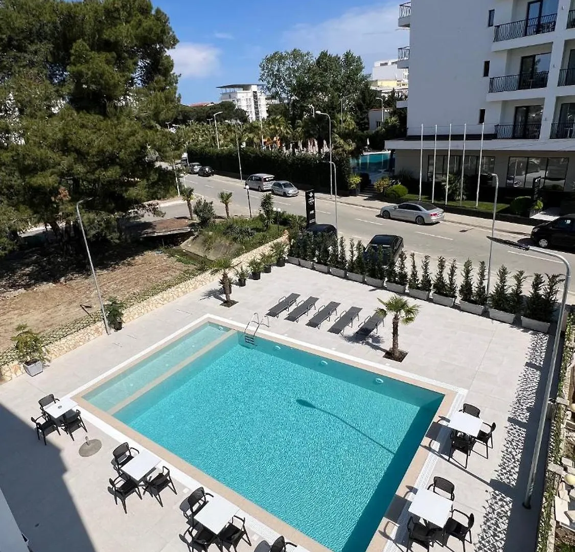 Bed & Breakfast Hotel Antik Golem